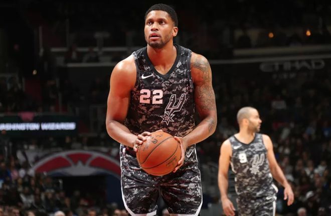 光度远逊于 光度远逊于